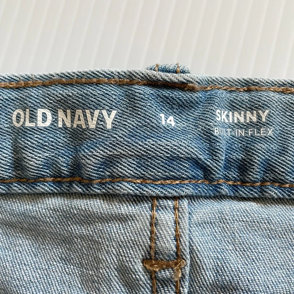 Old Navy light wash skinny Jean with built in flex. Size 14